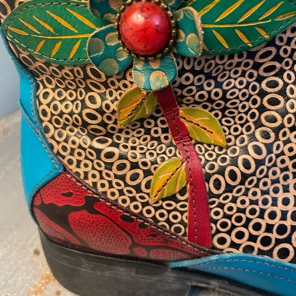 Women’s Socofy Booties - Picture 3 of 11